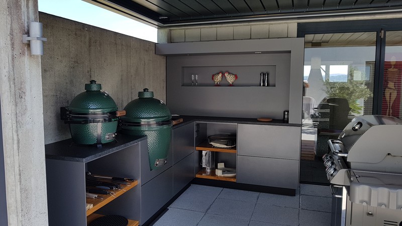 Outdoor Kitchen