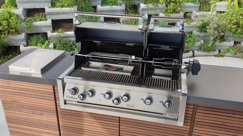 Broil King 690 in Cubic Outdoor-Küche