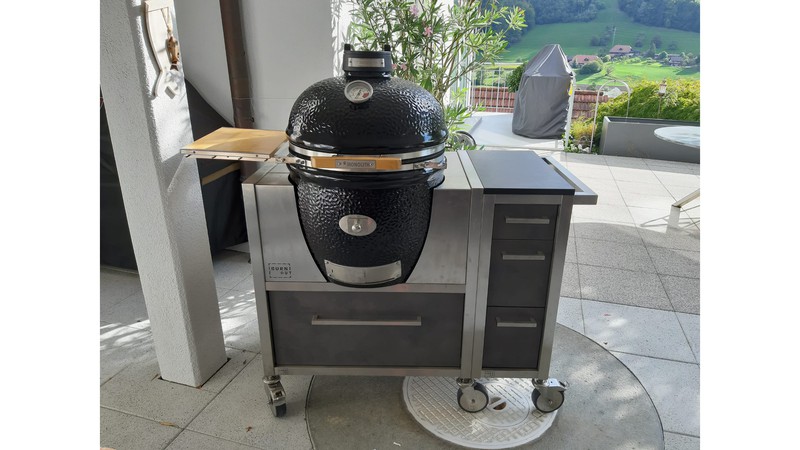 Burnout BBQ Kitchen mit Monolith Classic und 30er-Schubladenmodul fahrbar