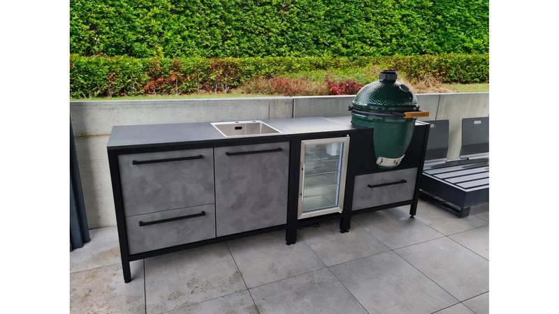 Burnout BBQ Kitchen Black Line mit Big Green Egg