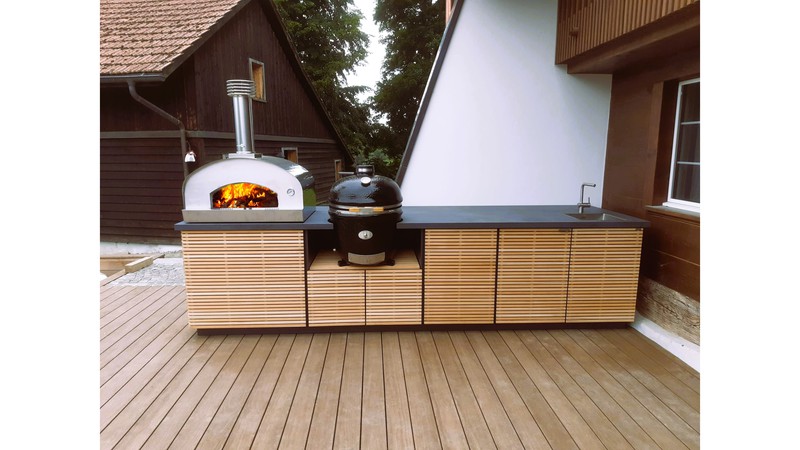 CUBIC Outdoorküche mit Palazzetti Pizzaofen und Monolith Grill