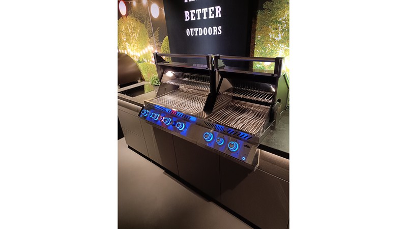 Gasgrill Napoleon 825